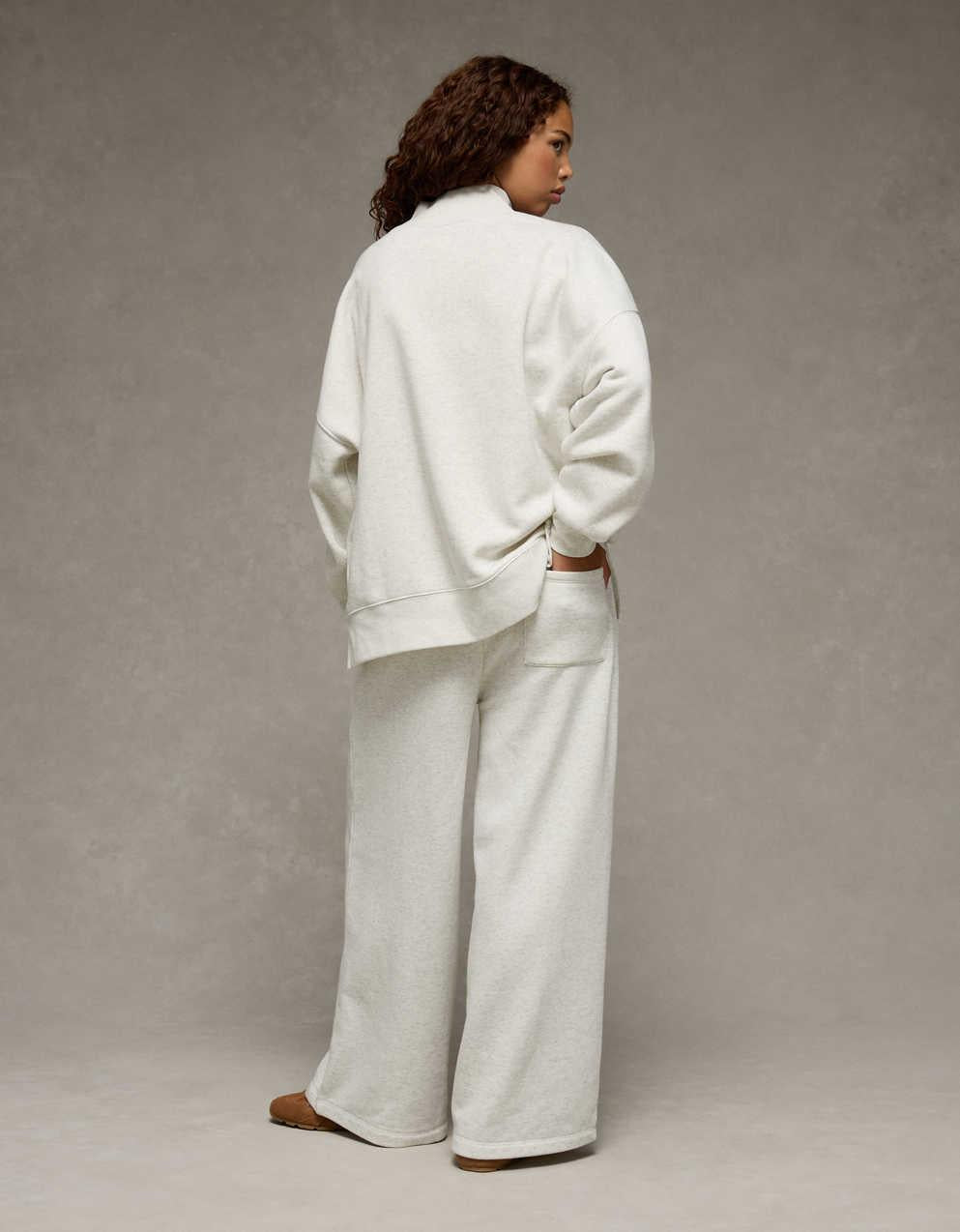 AE Everyday Luxe Wide-Leg Sweatpant