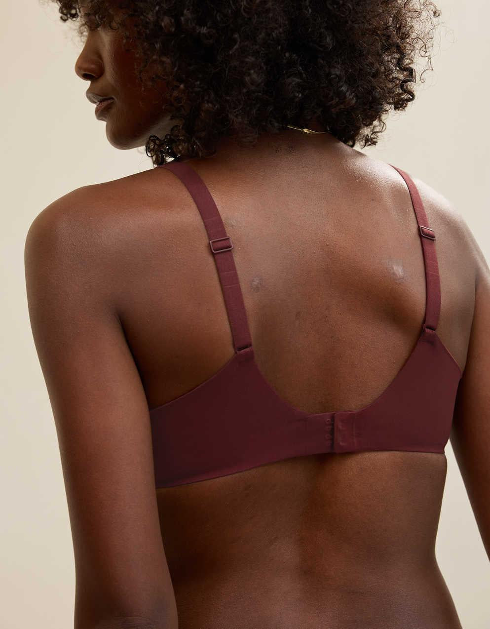 SMOOTHEZ Full Coverage Lightly Lined Bra