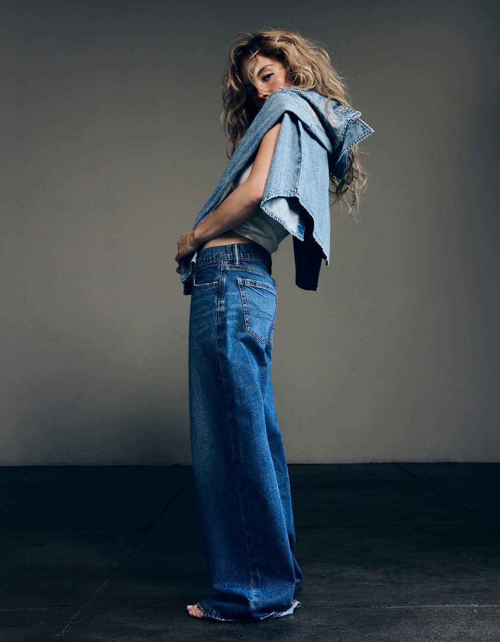 AE Low-Rise Ultra Wide-Leg Jean