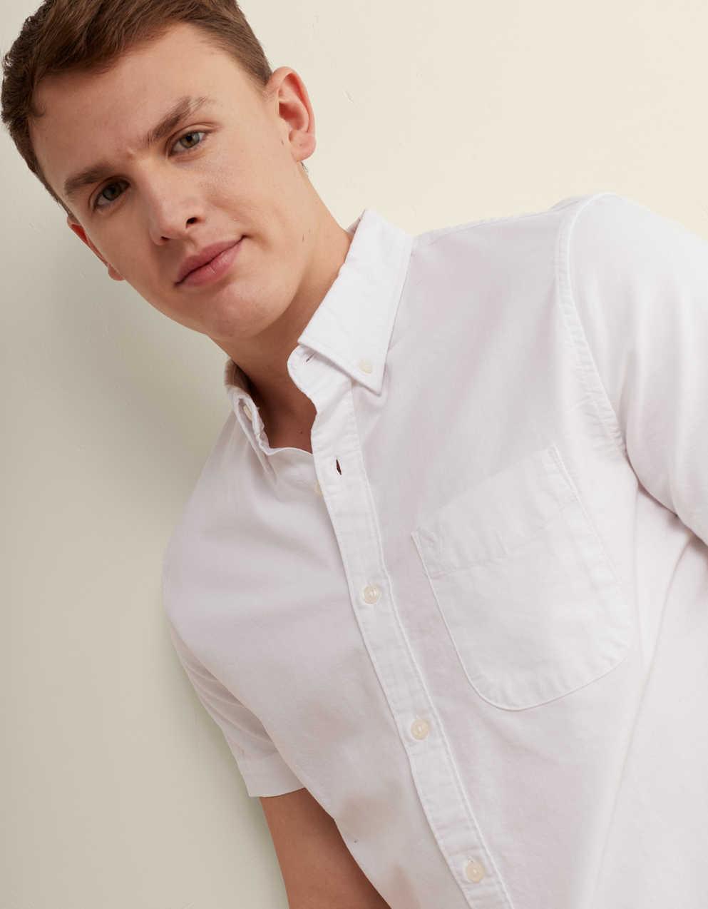 AE Short-Sleeve Slim Fit Button-Up Shirt