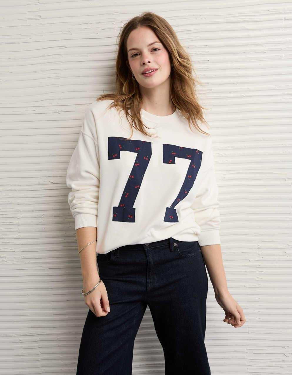 AE Relaxed Graphic Sweatshirt